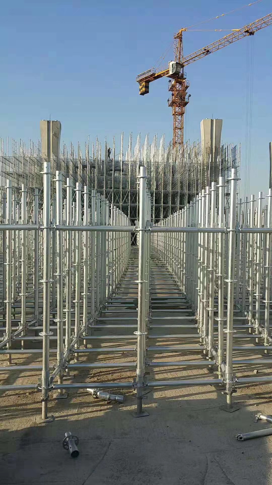 盤扣腳手架租賃搭設(shè)時間需要多久? 工期多久(圖1) 盤扣腳手架租賃搭設(shè)時間需要多久? 工期多久(圖1)